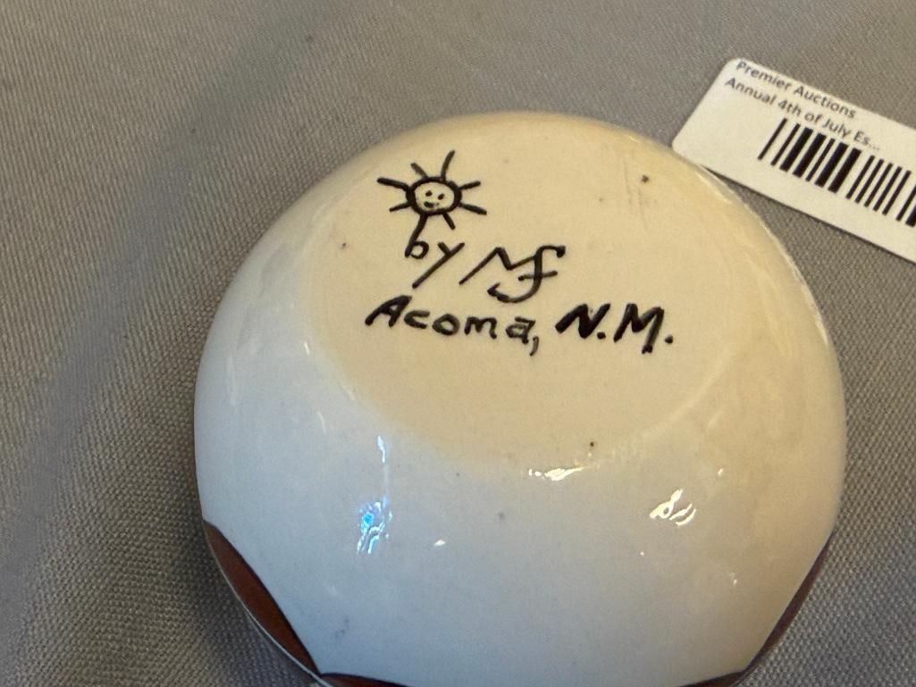 20TH CENTURY ACOMA PUEBLO POTTERY POLYCHROME SEED JAR SIGNED BY THE ARTIST - 5