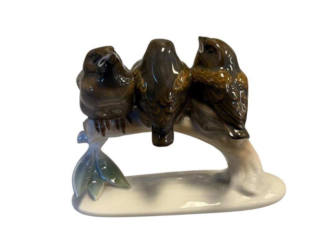 VINTAGE ROSENTHAL PORCELAIN FIGURINE OF THREE PERCHED SPARROWS DESIGNED BY KARL HIMMELSTOSS: HAND PAINTED FIGURINE, NO. 1531, MADE IN GERMANY, NO DAMAGE OR REPAIRS 4 1/2" H