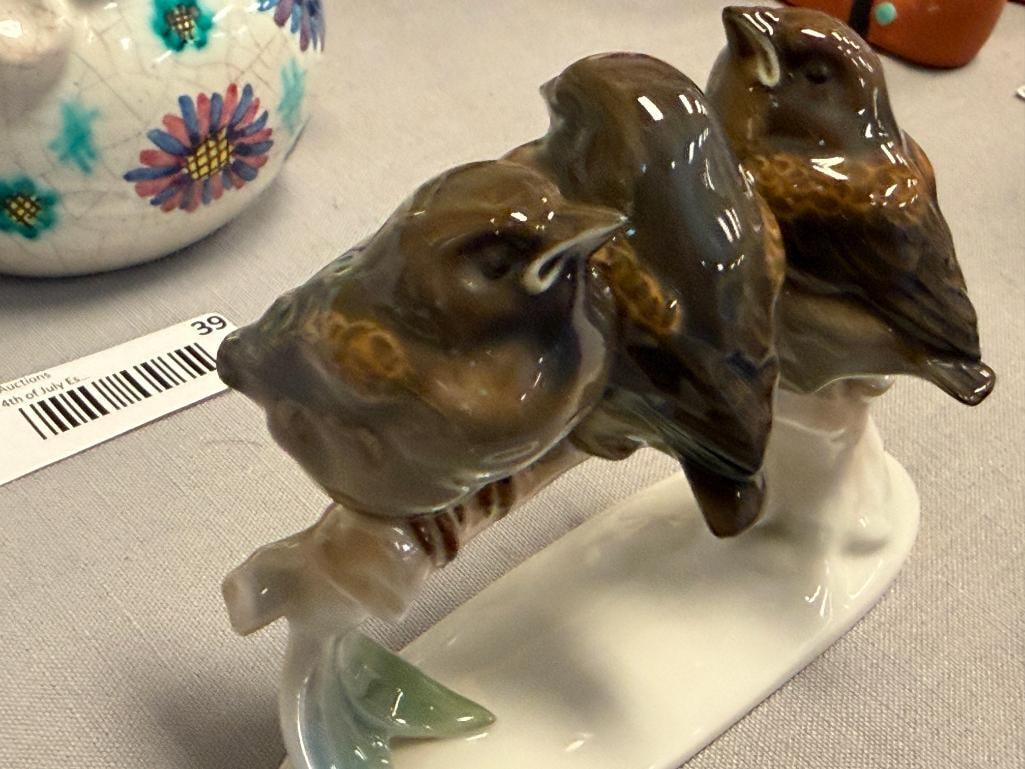 VINTAGE ROSENTHAL PORCELAIN FIGURINE OF THREE PERCHED SPARROWS DESIGNED BY KARL HIMMELSTOSS - 3