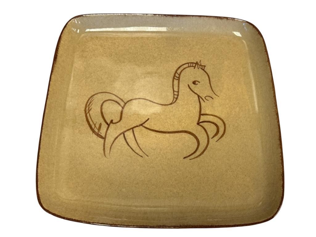 GABRIEL PASADENA / WINFIELD POTTERY MID-CENTURY POTTERY SQUARE PLATTER WITH HORSE DESIGN (1 of 6)