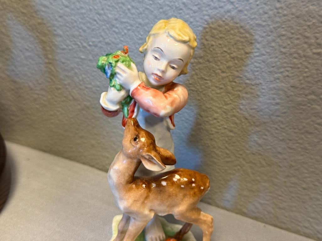 1930'S ROSENTHAL HAND PAINTED PORCELAIN FIGURINE GIRL FEEDING FAWN DESIGNED BY LORE FRIEDRICH GRO... - 2