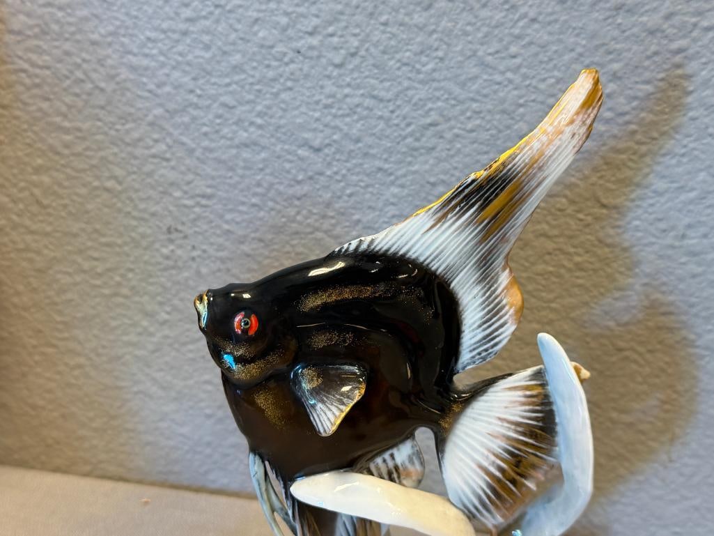 VINTAGE ROSENTHAL HAND PAINTED PORCELAIN SCALARE ANGEL FISH FIGURINE DESINGED BY FRITZ HEIDENRICH - 2