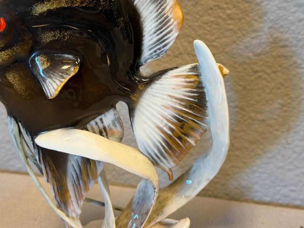 VINTAGE ROSENTHAL HAND PAINTED PORCELAIN SCALARE ANGEL FISH FIGURINE DESINGED BY FRITZ HEIDENRICH - 4