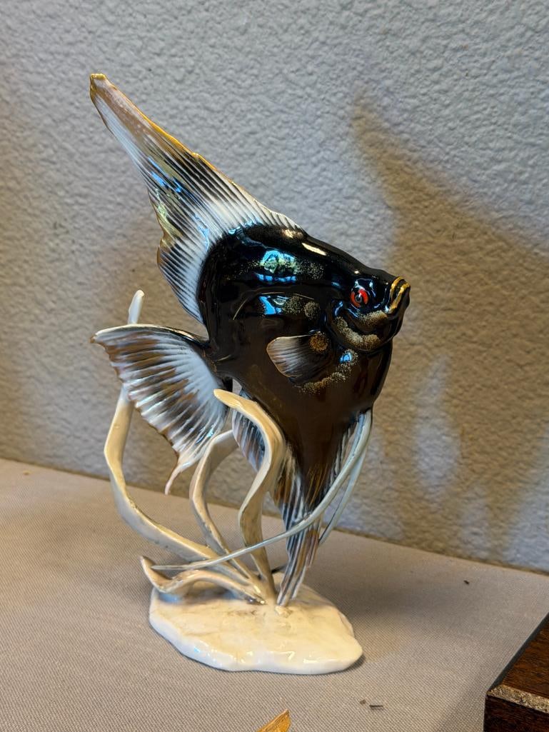 VINTAGE ROSENTHAL HAND PAINTED PORCELAIN SCALARE ANGEL FISH FIGURINE DESINGED BY FRITZ HEIDENRICH - 5