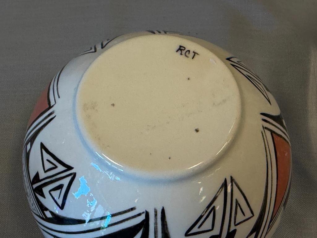 20TH CENTURY SIGNED ACOMA NATIVE AMERICAN POTTERY POT / BOWL SIGNED "RCT" - 6