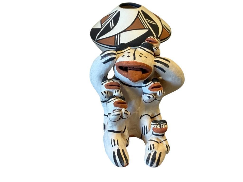 MARIA PRICILLA ROMERO COCHITI PUEBLO POTTERY MINIATURE FROG STORYTELLER CLAY FIGURE: MARIA ROMERO (B. 1936) SOUTHWEST POTTERY ARTIST, FIGURINE DEPICTS LARGE FROG FIGURE WITH SMALLER FROG FIGURES, SIGNED ON THE BOTTOM, NO DAMAGE OR REPAIRS 2 1/4" H