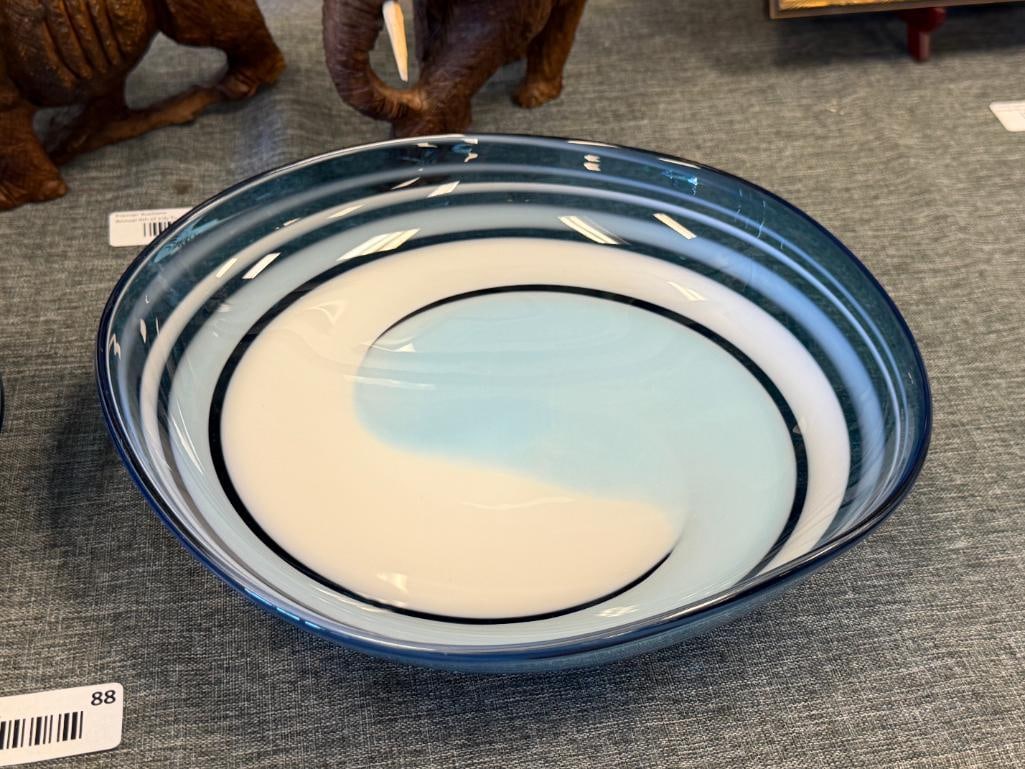 BLUE AND WHITE CASED HAND BLOWN ART GLASS SALAD BOWL SERVER WITH FIVE INDIVIDUAL BOWLS - 2