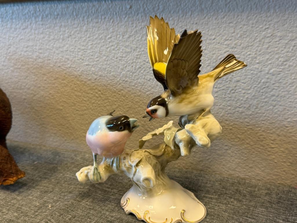 VINTAGE HUTSCHENREUTHER GERMAN PORCELAIN BIRD FIGURE DESINGED BY KARL TUTTER - 2