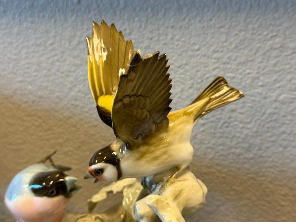VINTAGE HUTSCHENREUTHER GERMAN PORCELAIN BIRD FIGURE DESINGED BY KARL TUTTER - 3