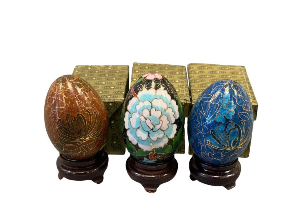20TH CENTURY CHINESE CLOISONNE ENAMELED EGGS VIBRANT COLORS (1 of 8)