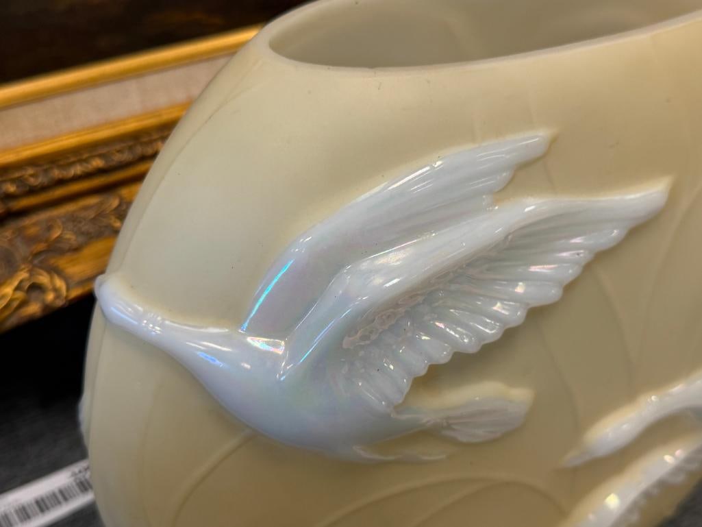 1930'S PHOENIX / CONSOLIDATED GLASS CO. SCULPTED GLASS YELLOW NAND IRIDESCENT BIRD VASE - 3