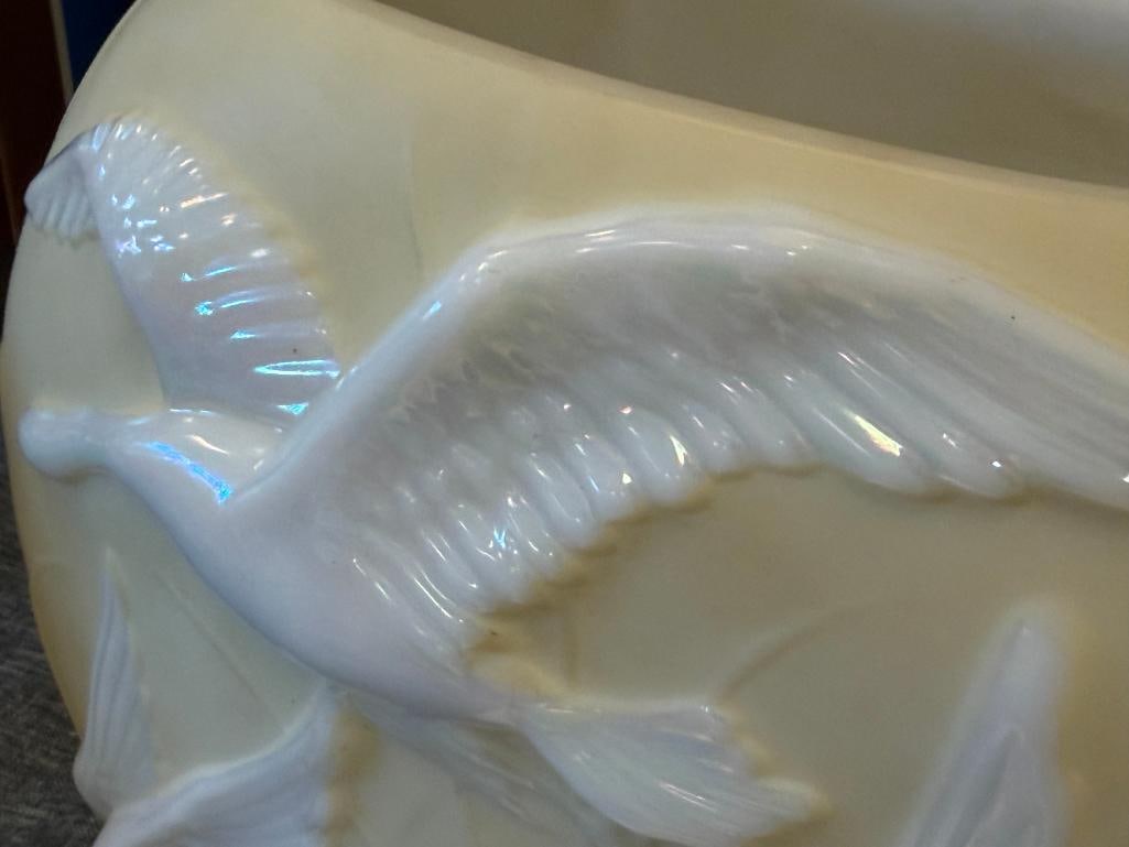 1930'S PHOENIX / CONSOLIDATED GLASS CO. SCULPTED GLASS YELLOW NAND IRIDESCENT BIRD VASE - 7