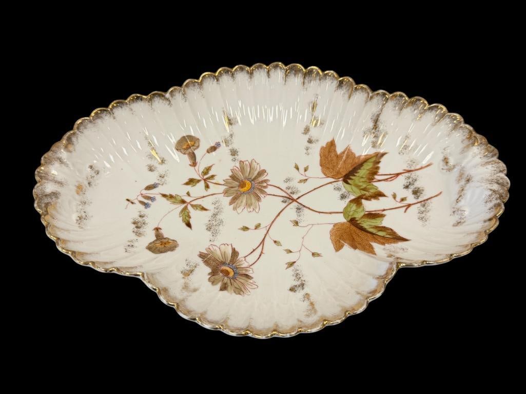 MARK & GUTHERZ CARLSBAD 20TH CENTURY PORCELAIN SRVING PLATTER WITH FLORAL AND GILT ACCENT DESIGN: DAISY FLORAL DESIGN WITH GILT ACCENTS ALONG THE RIM, MARKED ON THE BOTTOM, NO DAMEG OR REPAIRS 12 3/4" L