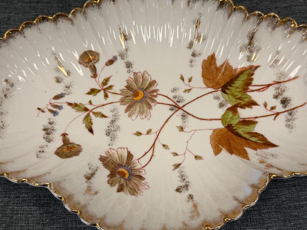 MARK & GUTHERZ CARLSBAD 20TH CENTURY PORCELAIN SERVING PLATTER WITH FLORAL AND GILT ACCENT DESIGN - 2