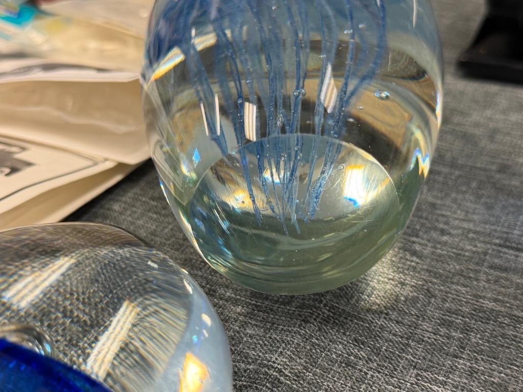 FOUR HAND BLOWN ART GLASS PAPERWEIGHTS, BUBBLE CENTER, JELLY FISH, BUBBLED, AND IRIDESCENT - 9