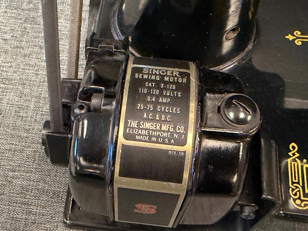 VINTAGE SINGER FEATHERWEIGHT PORTABLE SEWING MACHINE CAT. 3-120 SERIAL AL184383 SIMANCO USA - 5