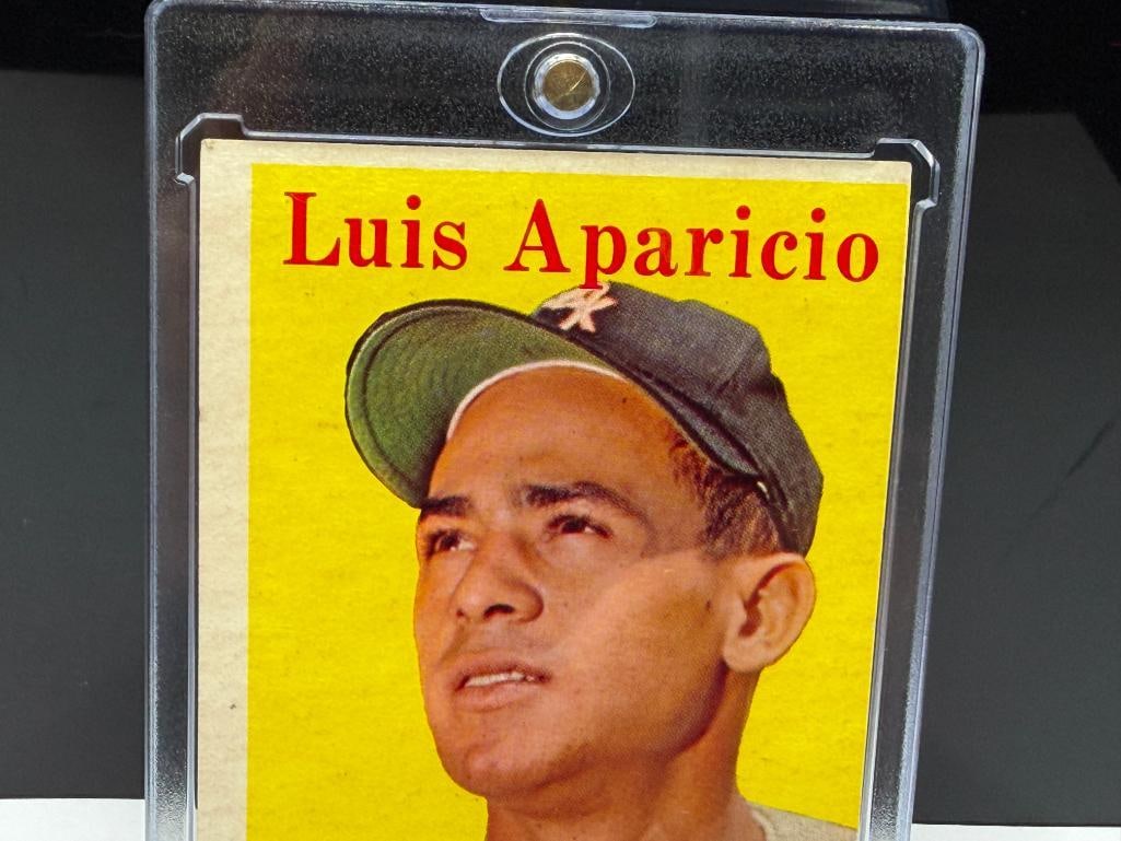 1958 TOPPS #85 LUIS APARICIO BASEBALL CARD - 2