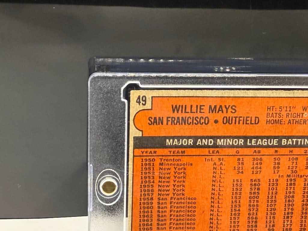 1972 TOPPS #49 WILLIE MAYS BASEBALL CARD - 7
