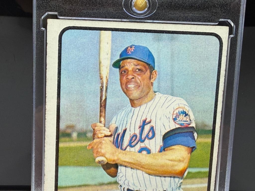 1973 TOPPS #305 WILLIE MAYS BASEBALL CARD - 2