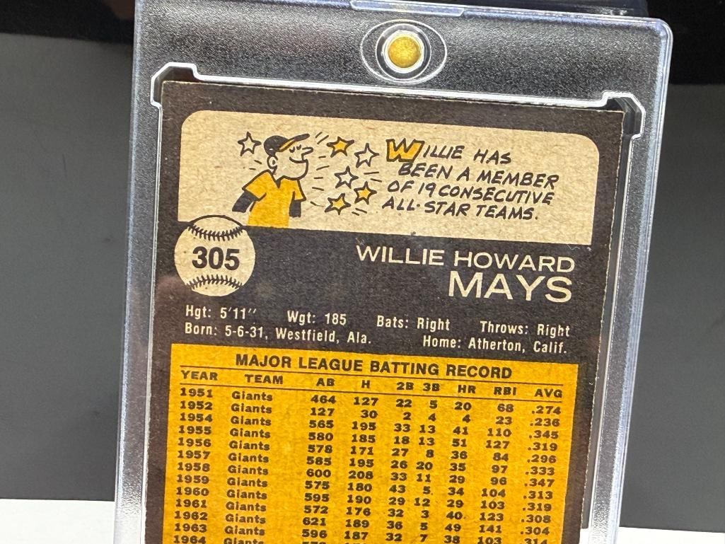 1973 TOPPS #305 WILLIE MAYS BASEBALL CARD - 9