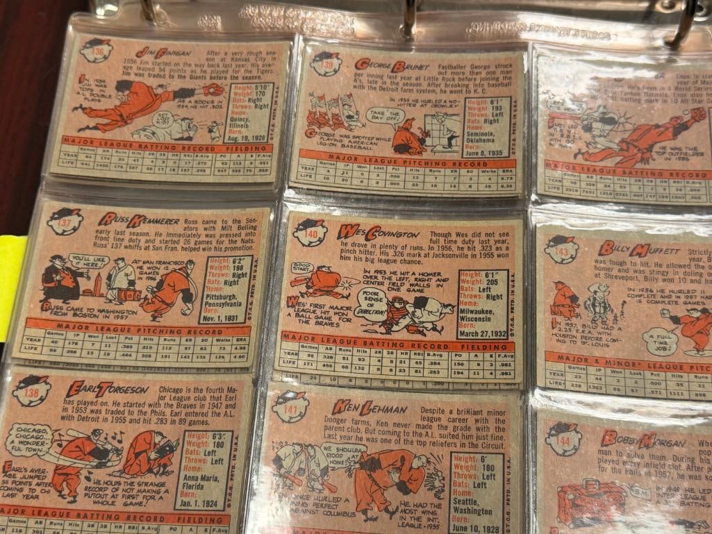 1958 TOPPS BASEBALL CARD SET FEATURING HALL OF FAMERS AND ROOKIE CARDS - 12