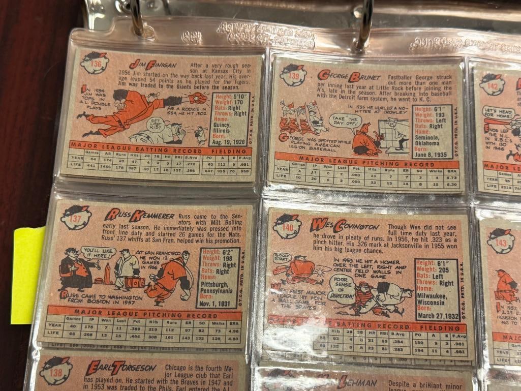 1958 TOPPS BASEBALL CARD SET FEATURING HALL OF FAMERS AND ROOKIE CARDS - 13