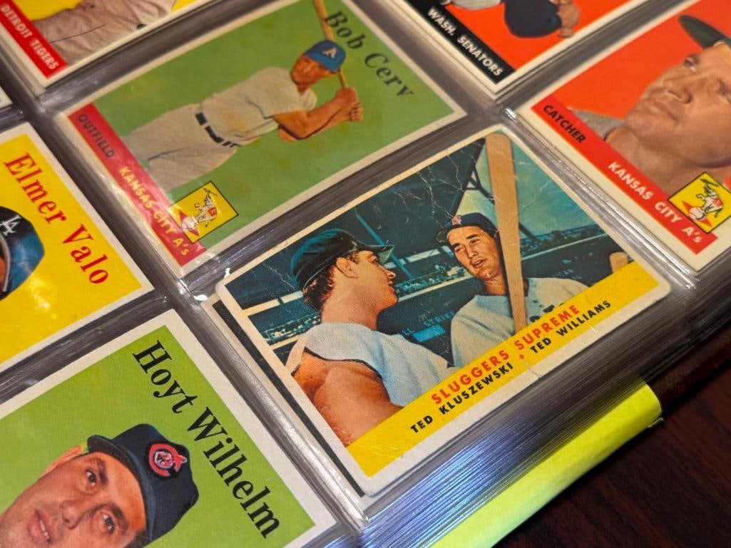 1958 TOPPS BASEBALL CARD SET FEATURING HALL OF FAMERS AND ROOKIE CARDS - 16