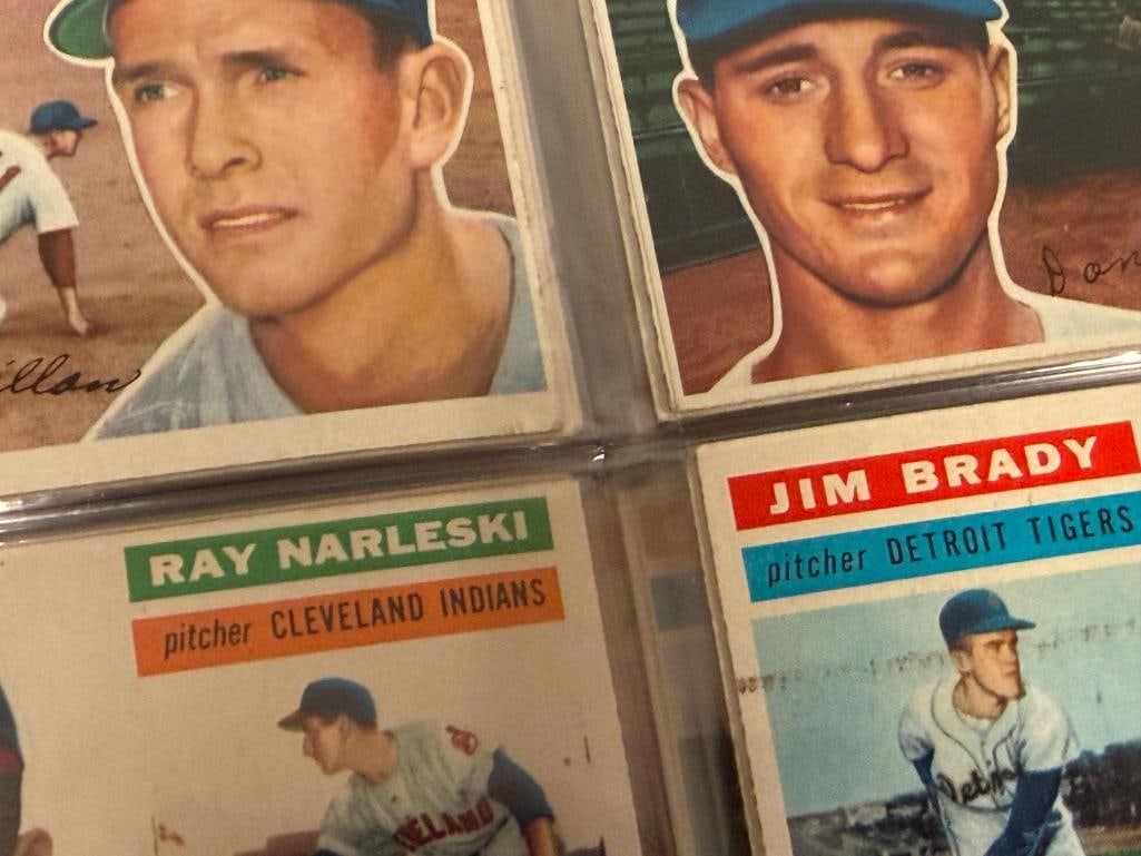 1956 TOPPS BASEBALL CARD SET FEATURING HALL OF FAMERS AND ROOKIE CARDS - 18