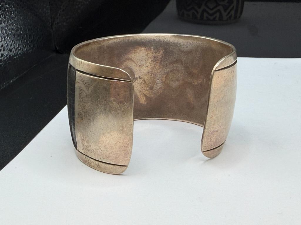 VINTAGE MEXICO MADE SOUTHWEST STERLING SILVER OVERLAY DESIGN CUFF BRACELET - 4