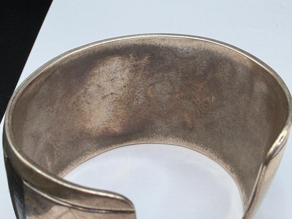 VINTAGE MEXICO MADE SOUTHWEST STERLING SILVER OVERLAY DESIGN CUFF BRACELET - 5