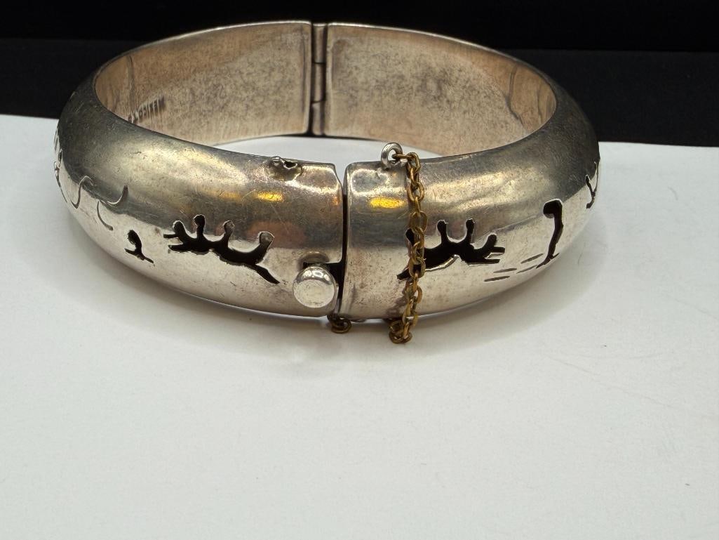 VINTAGE TAXCO MEXICO STERLING SILVER STORYTELLING PIERCED DESIGN BANGLE BRACELET - 4
