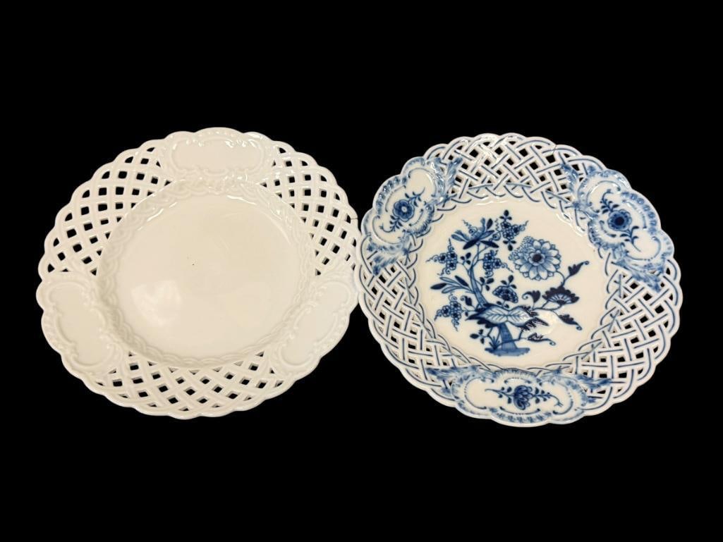MEISSEN GERMAN PORCELAIN BLUE ONION AND BLANK LACE RIM PLATES: BLUE ONION MEISSEN PLATE WITH COBALT DESIGN AND WHITE GLAZED PLATE, BOTH WITH LACE RIM, BLUE ONION PLATE HAS SMALL STRESS CRACK ON THE RIM, BOTH MARKED ON THE BOTTOM 8" ROUND