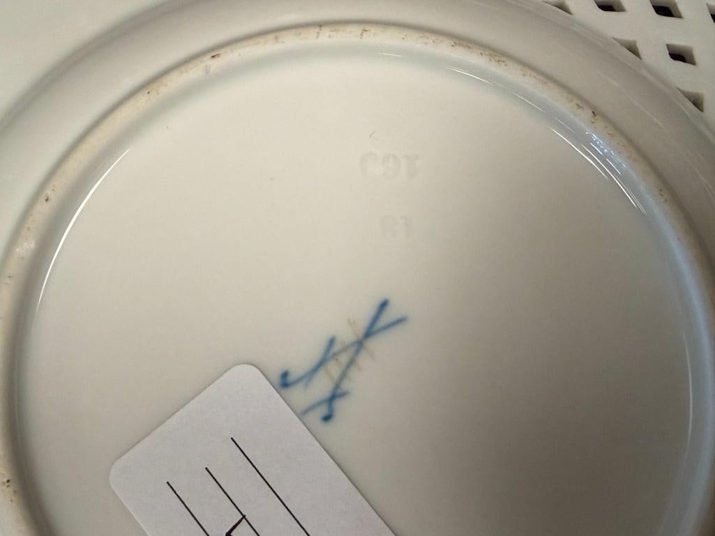 MEISSEN GERMAN PORCELAIN BLUE ONION AND BLANK LACE RIM PLATES - 4