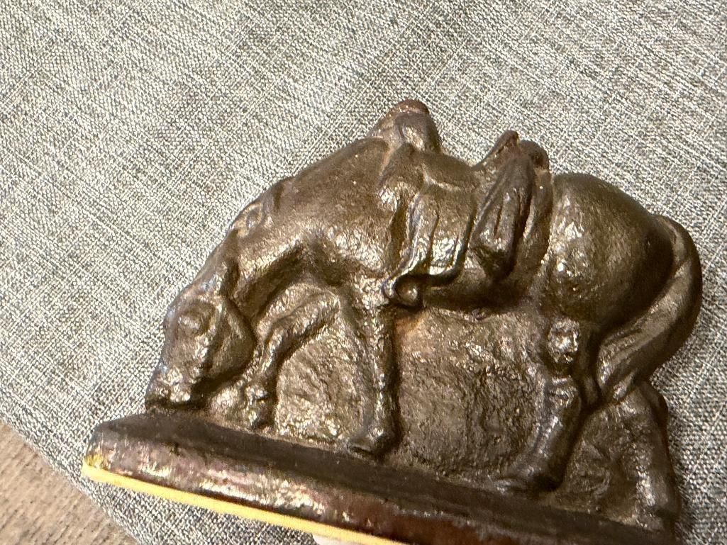 PAIR OF VINTAGE CAST IRON HEAVY BOOKENDS OF A SADDLED HORSE CIRCA 1920'S - 1930'S - 3