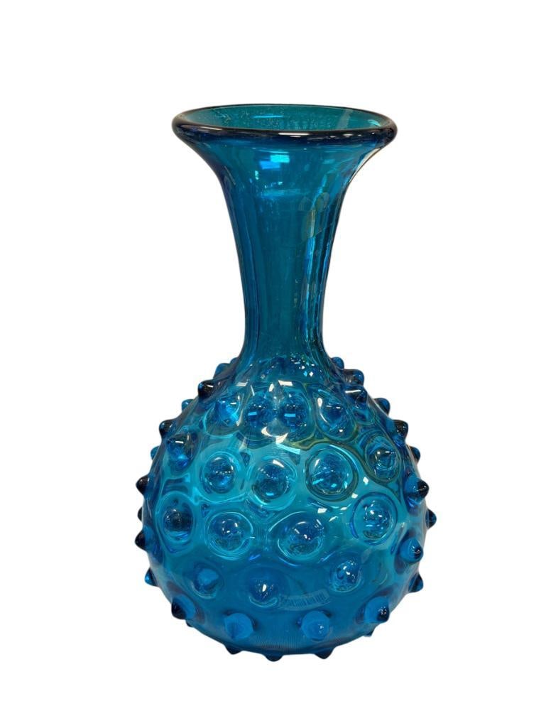 MID-CENTURY HAND BLOWN ART GLASS AQUA BLUE HOBNAIL VASE: NO CHIPS OR CRACKS 7 1/2" H
