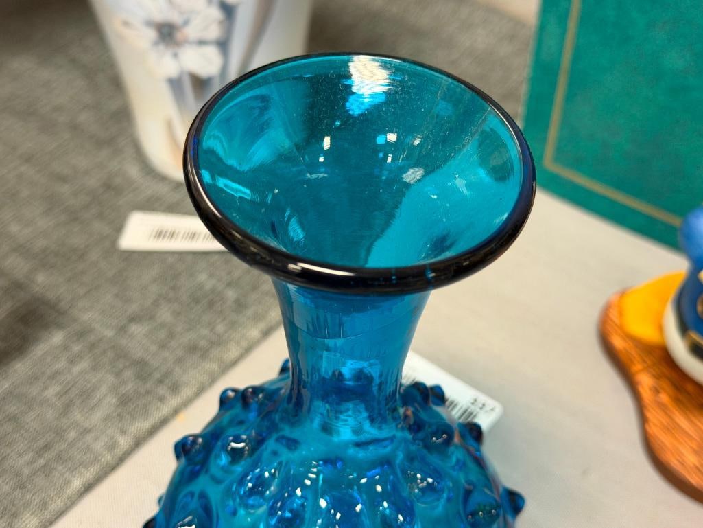 MID-CENTURY HAND BLOWN ART GLASS AQUA BLUE HOBNAIL VASE - 4