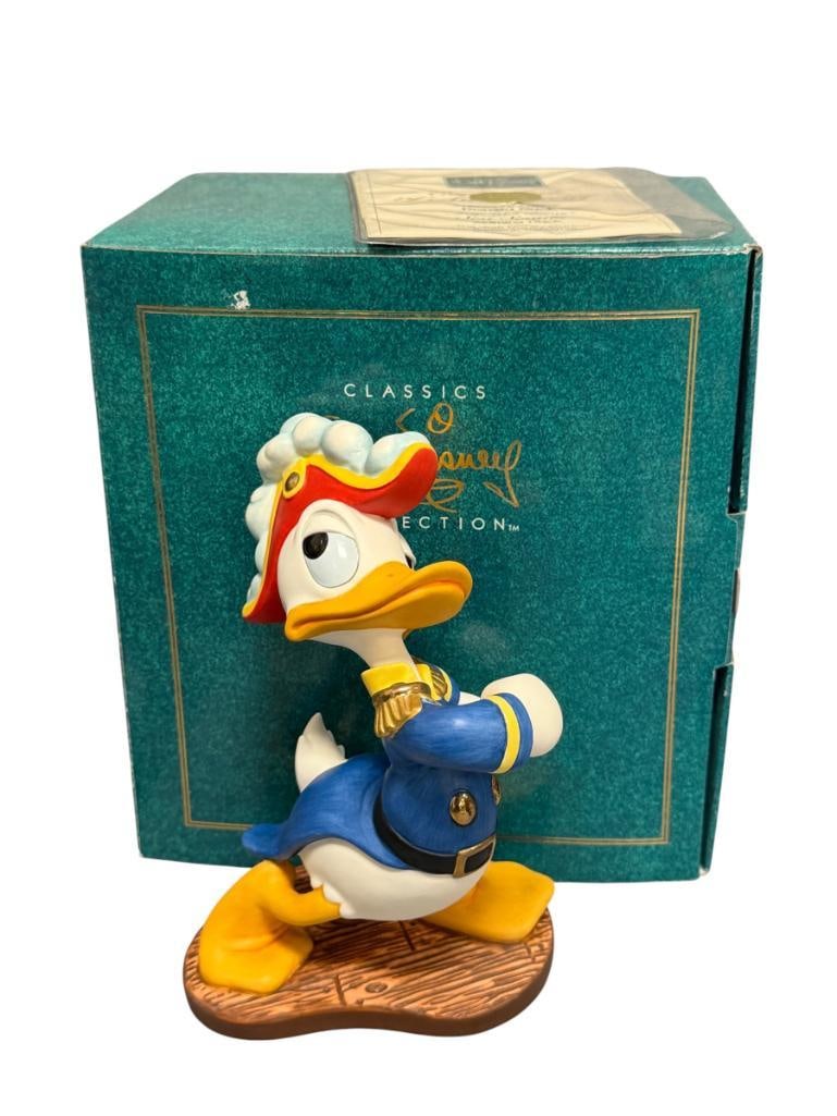WALT DISNEY CLASSICS 1994 MEMBERS ONLY SOCIETY PORCELAIN FIGURINE ADMIRAL DUCK SEA SCOUTS (1 of 7)