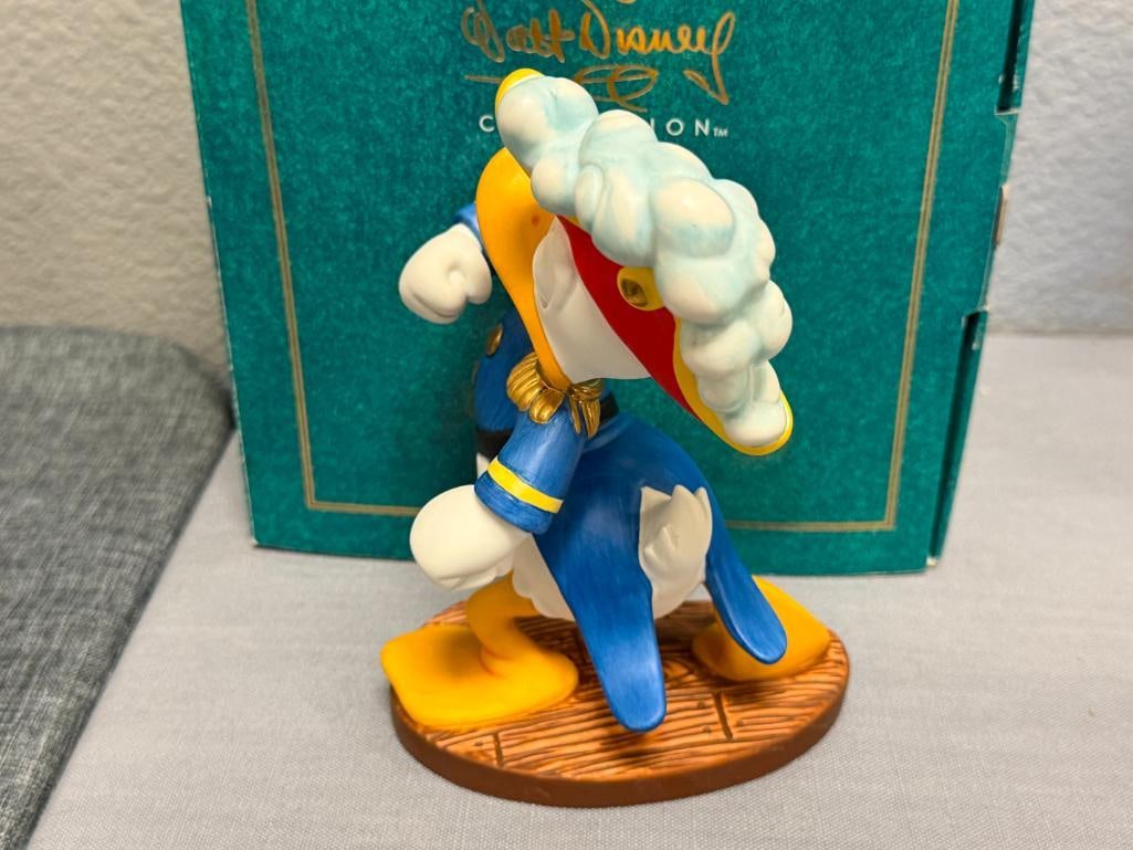 WALT DISNEY CLASSICS 1994 MEMBERS ONLY SOCIETY PORCELAIN FIGURINE ADMIRAL DUCK SEA SCOUTS - 4