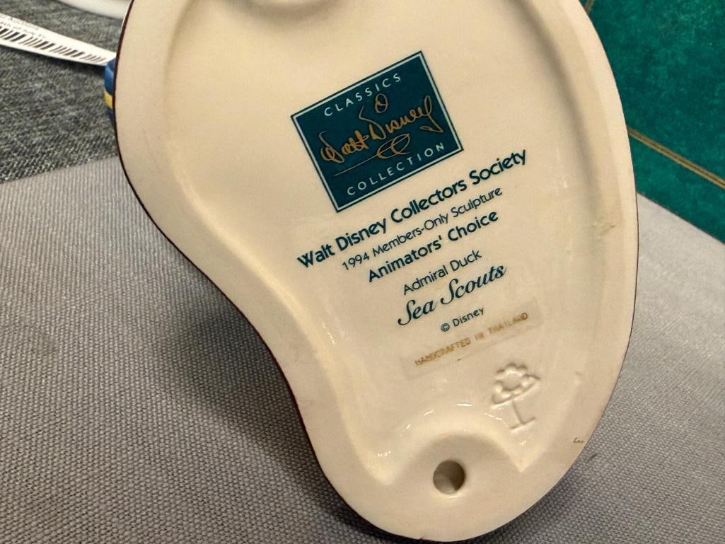 WALT DISNEY CLASSICS 1994 MEMBERS ONLY SOCIETY PORCELAIN FIGURINE ADMIRAL DUCK SEA SCOUTS - 5