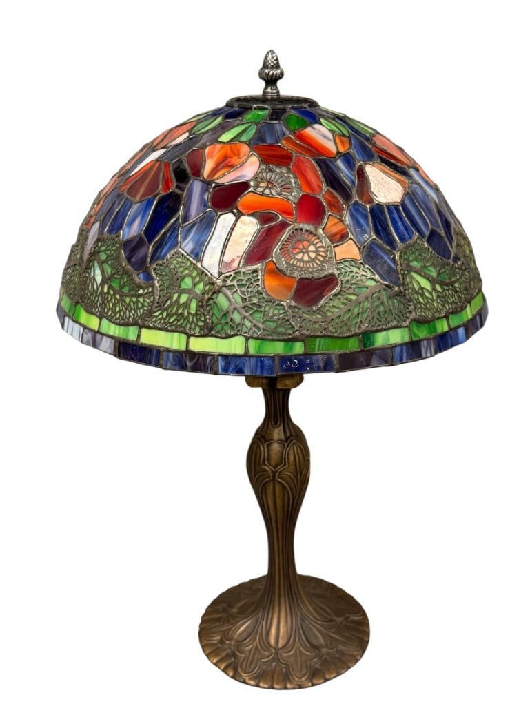TIFFANY STYLE STAINED GLASS TABLE LAMP WITH PIERCED METAL OVERLAY CAST BRONZE TONED BASE - 2