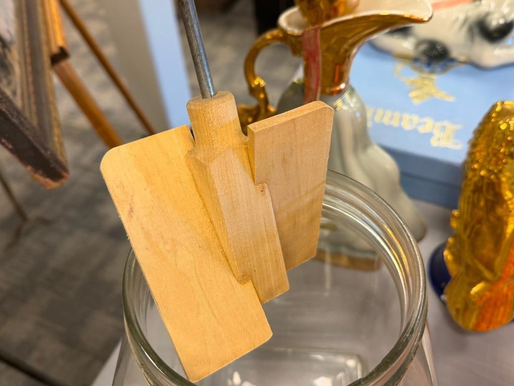 ANTIQUE 1920'S DAZEY NO. 60 HAND CRANK BUTTER CHURN MADE BY DAZEY CHURN & MFG. CO. ST. LOUIS, MISS. - 9