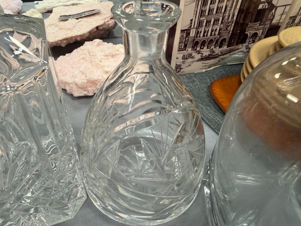 GLASS AND TWO CRYSTAL DECANTERS PLUS TWO EXTRA STOPPERS - 10