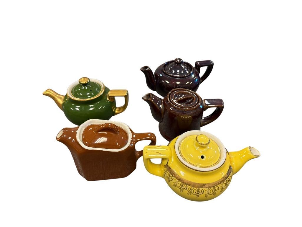 MID-CENTURY HALL AND JAPAN / OCCUPIED JAPAN MADE CERAMIC TEAPOTS (1 of 20)