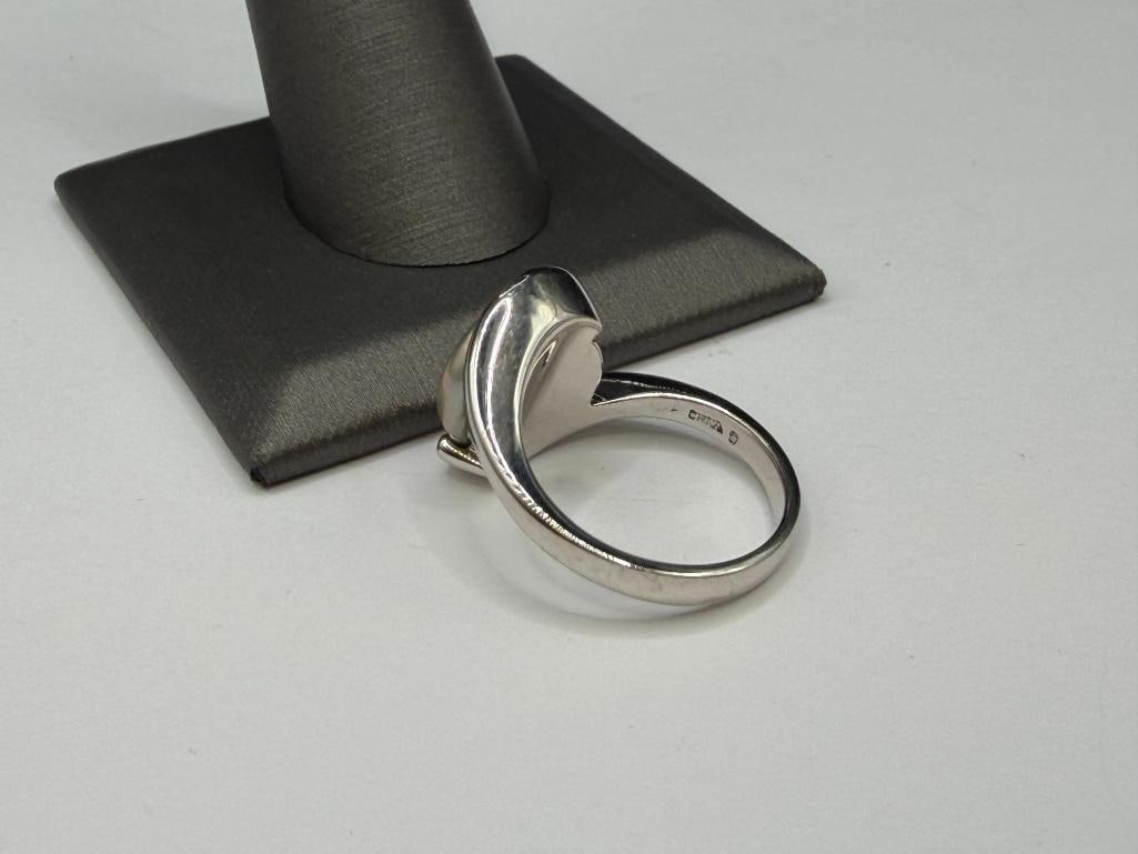 HONORA DESIGNER SIGNED STERLING SILVER ROUND SHAPED PEARL FASHION RING FEATURING BYPASS DESIGN - 4