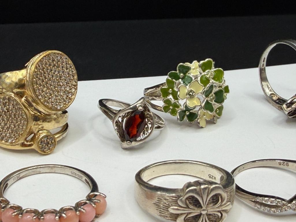 ASSORTED STERLING SILVER FASHION RINGS INCLUDING GEMTSONES AND SIMULATED GEMSTONES - 6