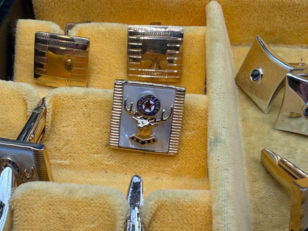 ASSORTED MEN'S CUFF LINKS AND TIE BARS IN JEWELRY CASE - 5