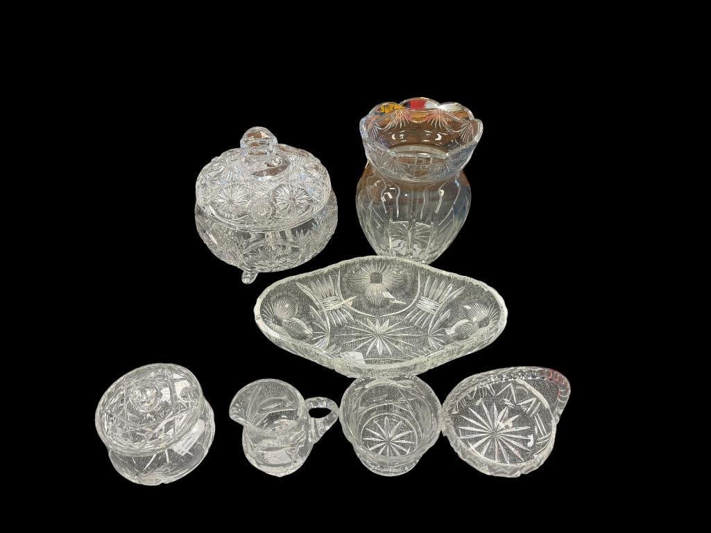 SEVEN PIECES OF CRYSTAL INCLUDING CUT CRYSTAL FOOTED BOWL, BASKET, CREAMER AND SUGAR BOWL, ETC. (1 of 20)