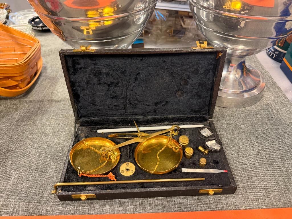 VINTAGE MINERS TRAVEL / POCKET SCALE WITH WEIGHTS AND CASE - 2