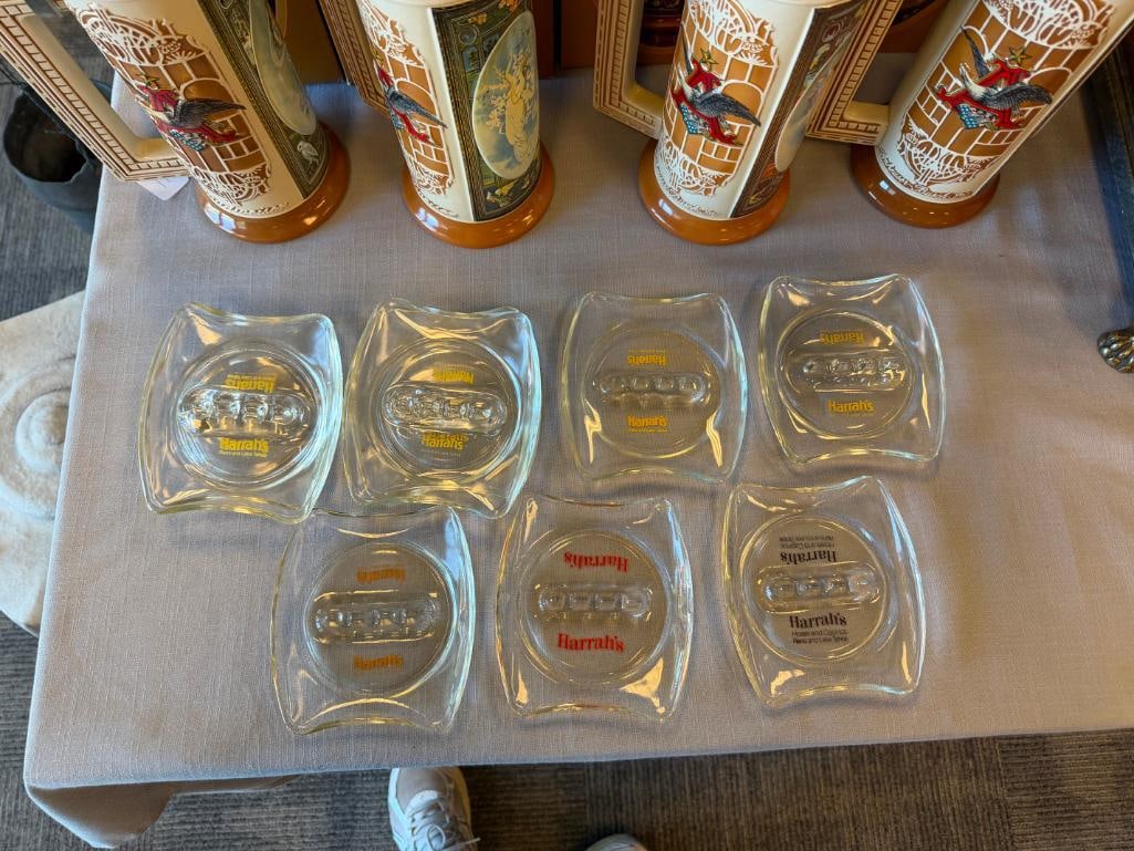 VINTAGE HARRAHS RENO / LAKE TAHOE GLASS ASHTRAYS WITH COLORED LETTERING - 3