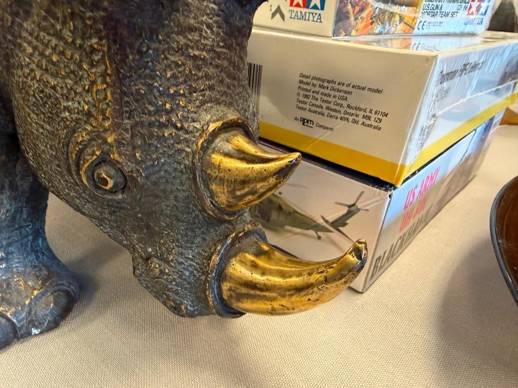 AFRICAN BIG FIVE BRONZE RHINOCEROS SCULPTURE WEIGHTS OVER 16 POUNDS - 10